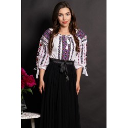 Ie traditionala alba din bumbac Consuelo cu broderie mov si simbolul rombului