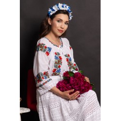 Ie dama traditionala alba Carla din bumbac cu trandafiri brodati