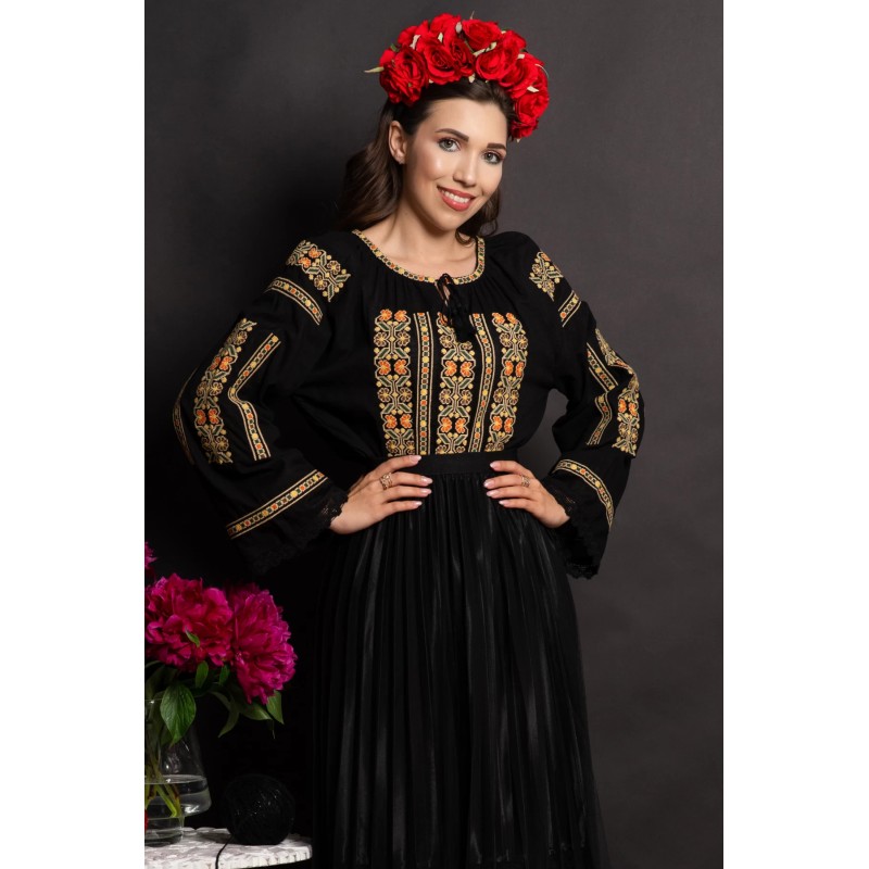 Ie traditionala neagra Lioara cu maneca clopot si broderie florala