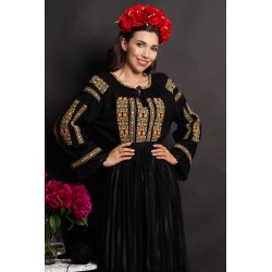 Ie traditionala neagra Lioara cu maneca clopot si broderie florala