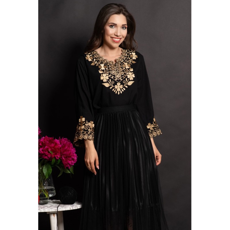 Ie neagra din vascoza Soledad cu broderie florala aurie