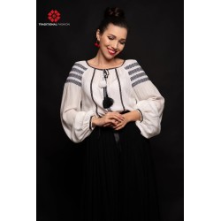 Ie alba din bumbac cu benzi brodate cu motive traditionale