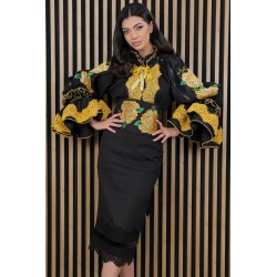 Ie traditionala Floare de Soare cu trandafiri galbeni brodati