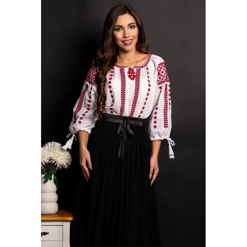 Ie alba din bumbac Marioara cu broderie rosie traditionala