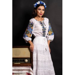 Ie alba din bumbac Lavinia cu simboluri traditionale brodate