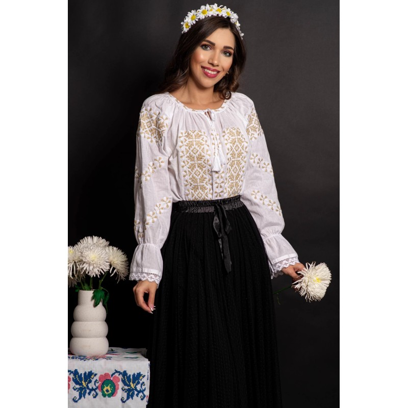 Ie traditionala din bumbac Steluța cu simbolul fulgului de nea cusut cu fir auriu