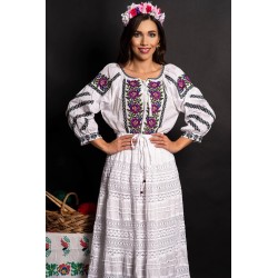 Ie traditionala alba din bumbac Florina cu trandafiri mov brodati