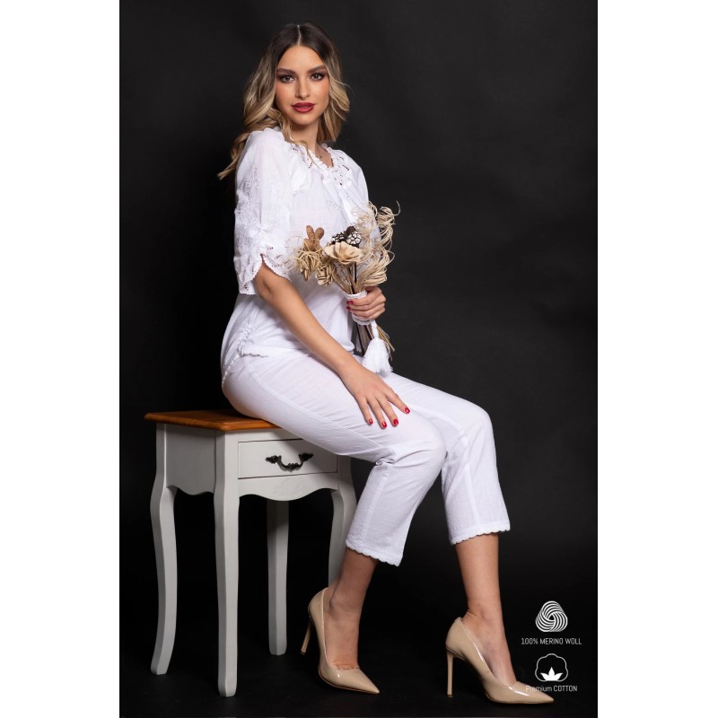 Pantaloni din bumbac albi cu detaliu crosetat in talie