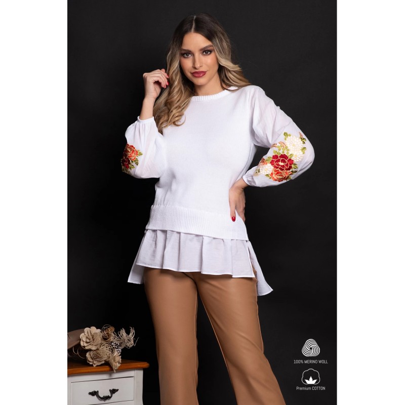 Pulover dama din bumbac alb cu maneci brodate cu bujori bordo si insertie tip camasa