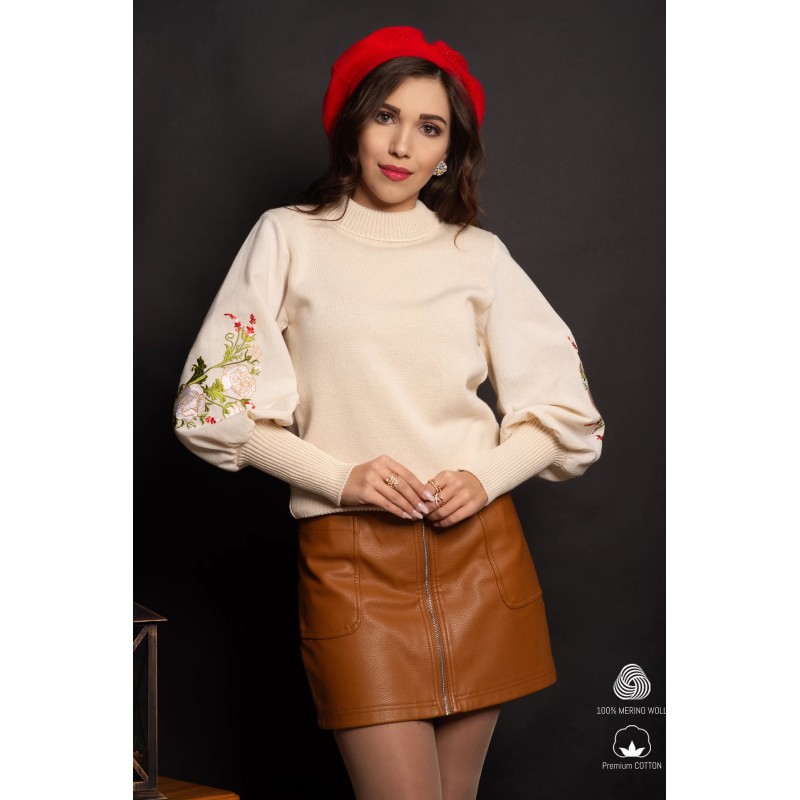 Pulover traditional din bumbac crem cu flori bej si rosii brodate