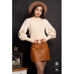 Pulover traditional din bumbac crem cu flori bej si galbene brodate