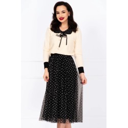 Pulover din tricot ecru Petra cu guler cu buline si brosa detasabila