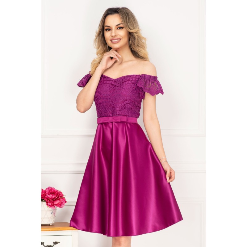 Rochie eleganta de ocazie magenta cu broderie aplicata si funda