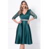 Rochie eleganta midi in clos verde cu maneci din tulle brodat