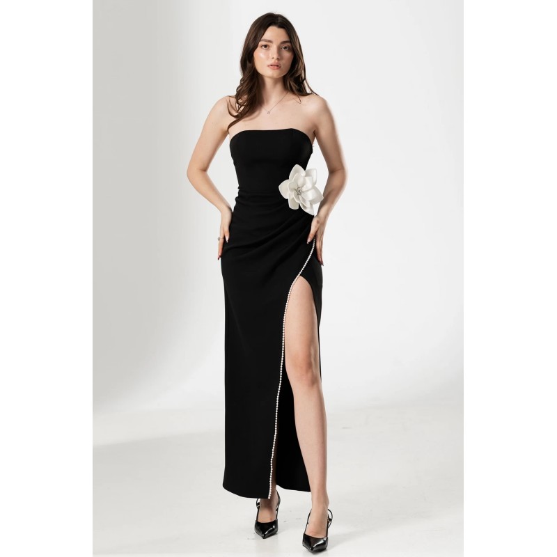 Rochie de seara neagra Teodora cu floare alba 3D si margele aplicate