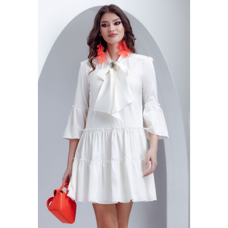 Rochie ivoire de zi Fofy din voal satinat cu esarfa innodata si brosa cu cristale