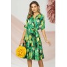 Rochie de zi eleganta in clos verde cu imprimeu pene de paun