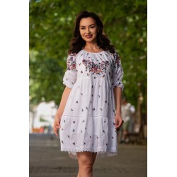 Rochie traditionala alba din bumbac Flavia in clos cu flori multicolore brodate