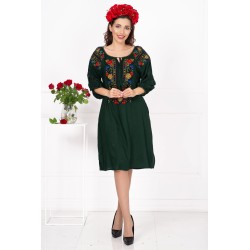 Rochie traditionala verde Aura cu flori brodate si maneci perforate