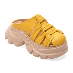 Papuci GRYXX galbeni, 56263, din piele naturala