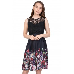 Rochie neagra cu broderie si voal plisat R5211 NG