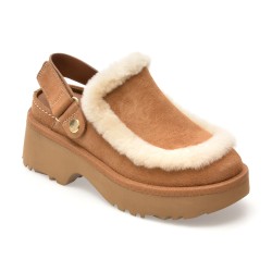 Papuci UGG maro