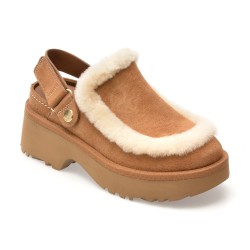 Papuci UGG maro